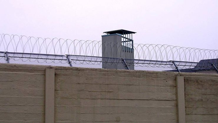Örtülü “af” düzenlemesi: Kimler serbest kalacak, deprem davaları dahil mi?